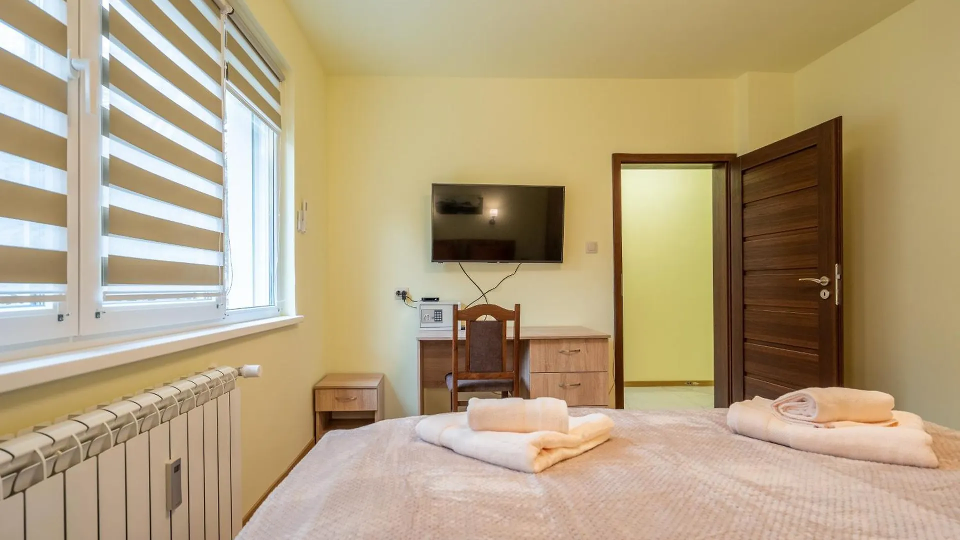 Apartament Top Location Central New & Spacious 3 Bdr Apt Medical Academy Sofia