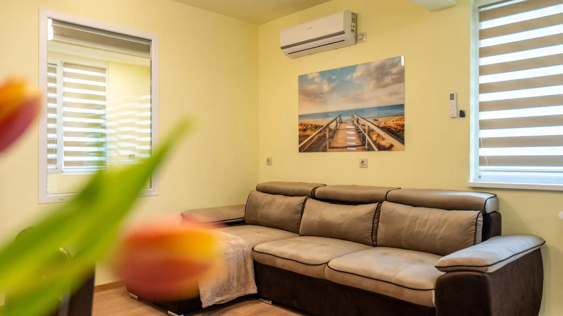 Top Location Central New & Spacious 3 Bdr Apt Medical Academy Sofia Apartament