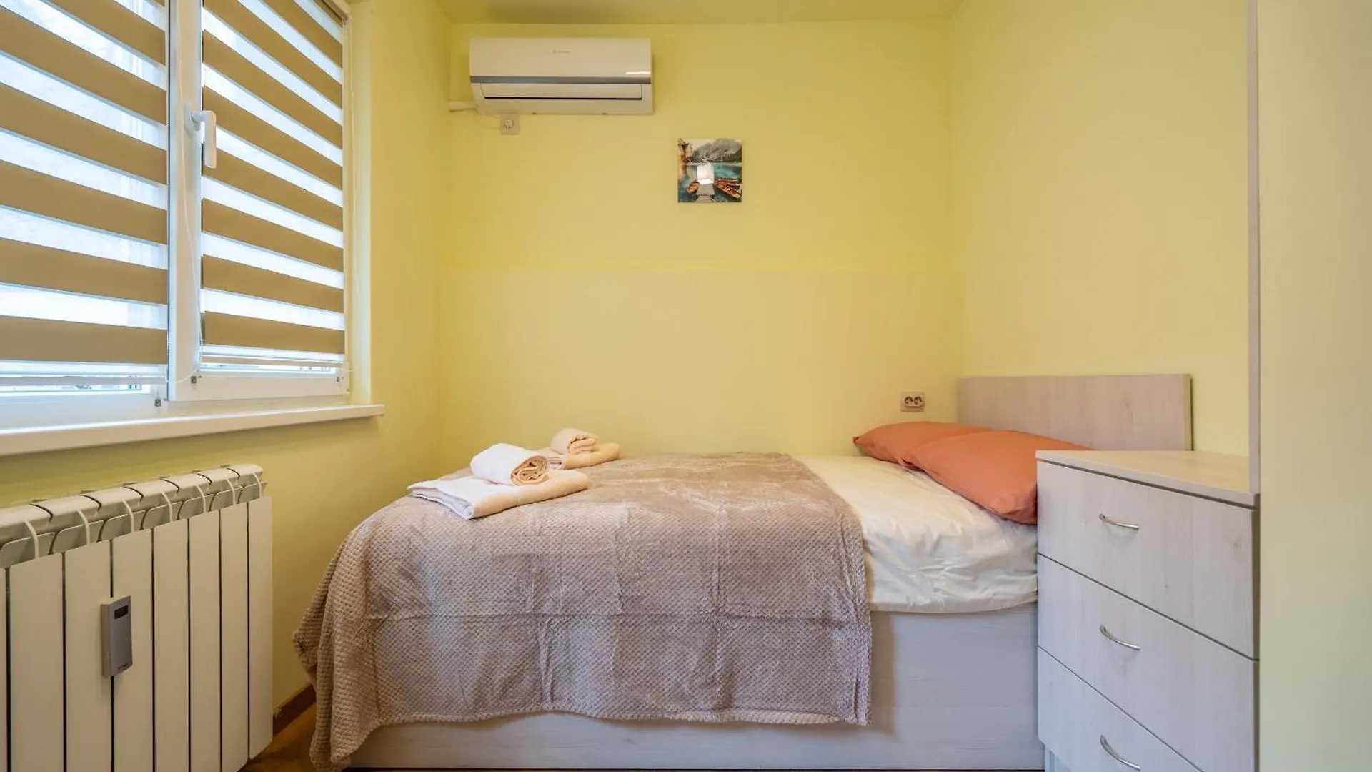 Top Location Central New & Spacious 3 Bdr Apt Medical Academy Σόφια
