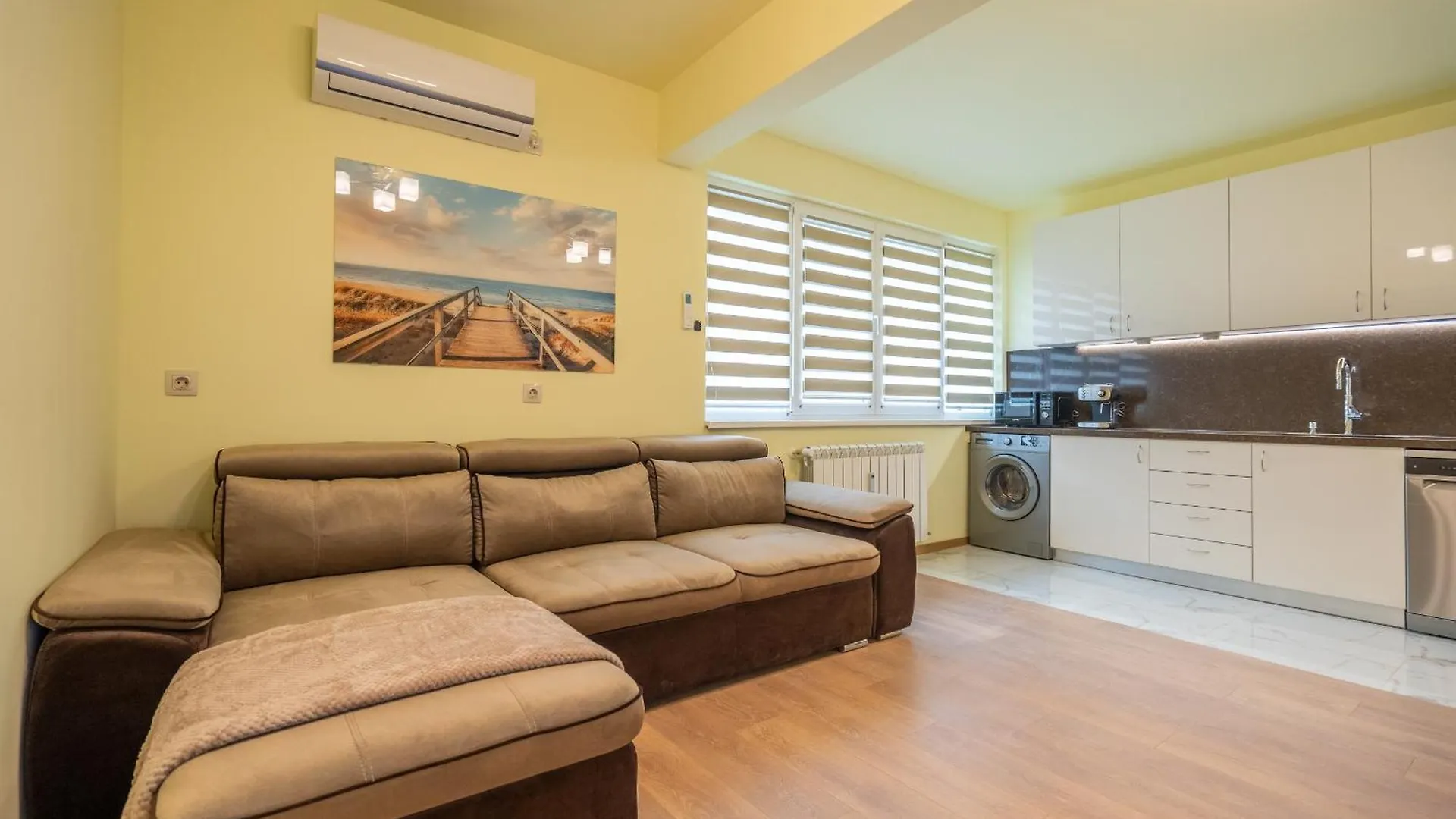 Top Location Central New & Spacious 3 Bdr Apt Medical Academy Σόφια